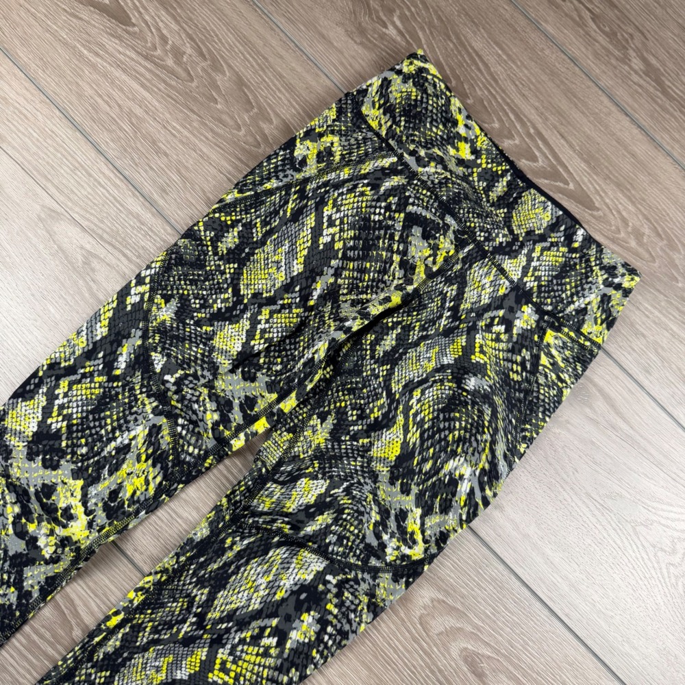 Sweaty Betty Womens Power Leggings 7/8 Snake Print Grey Yellow Size S